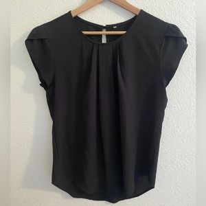 Women’s Black Casual Round Neck Pleated Blouse